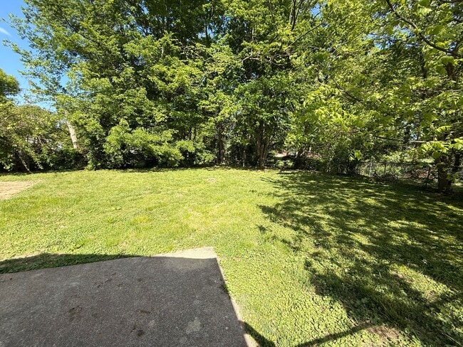 Building Photo - Hillview Area