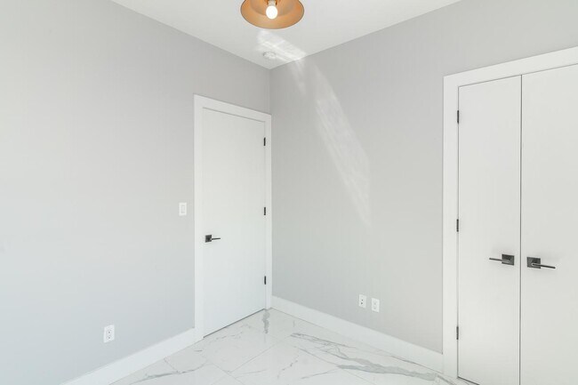 Building Photo - 14 Havens Pl