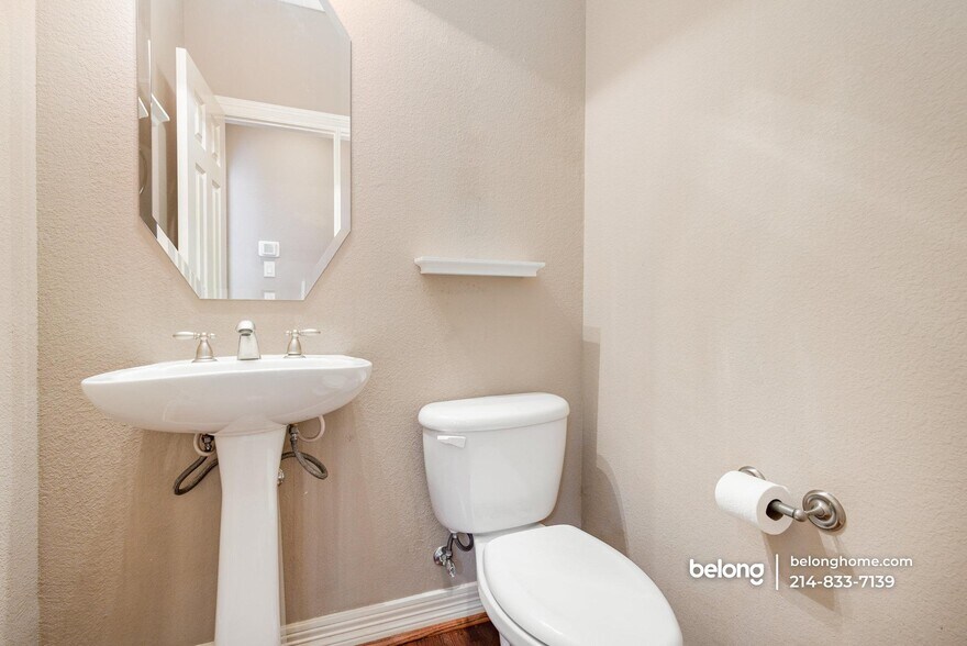 Building Photo - 3610 Gillespie St