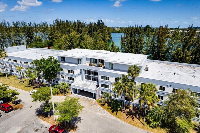 Building Photo - 14840 Naranja Lakes Blvd