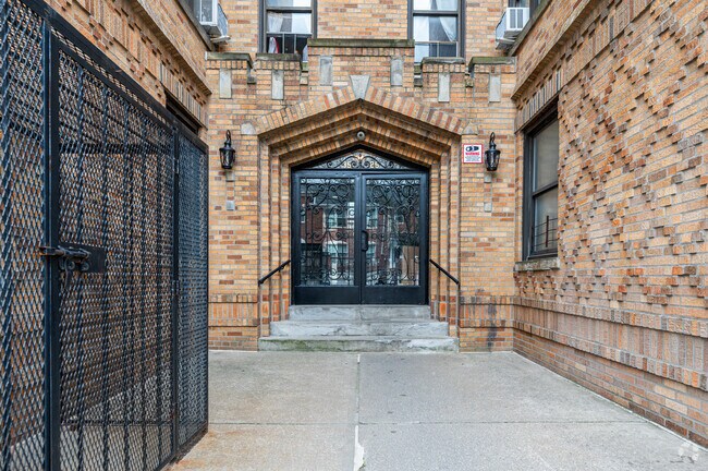 Entrance - 3525 29th St
