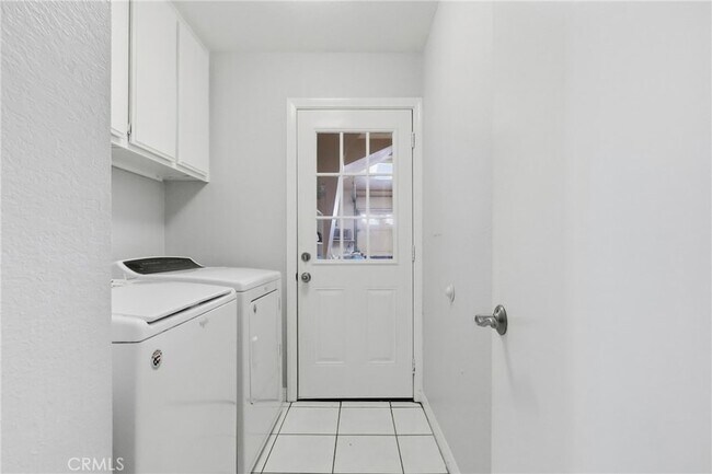 Building Photo - 2142 Iron Club Dr