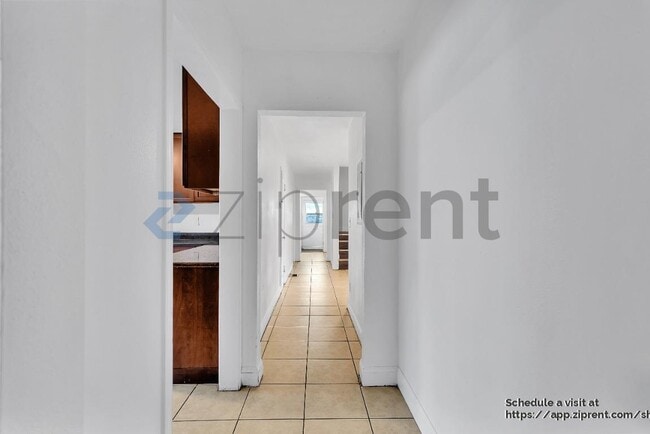 Building Photo - 1008 92nd Ave