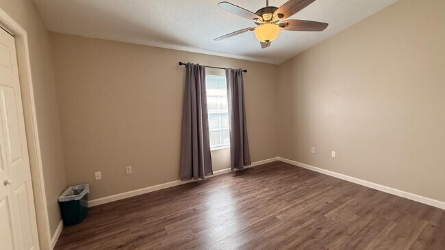 Building Photo - 262 Bradford Square