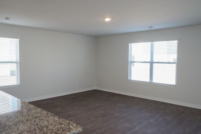 Building Photo - 418 Coconut Dr