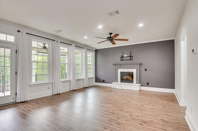 Building Photo - Home For Rent: 765 Mural Lake Ct Grovetown...