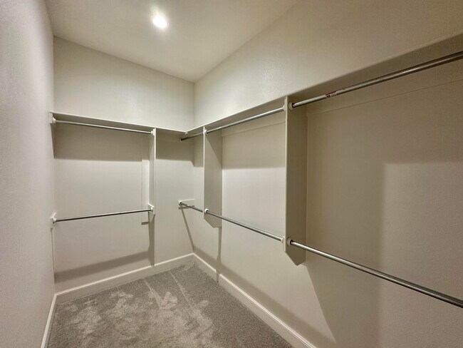 Building Photo - 504 Brookshire Ave