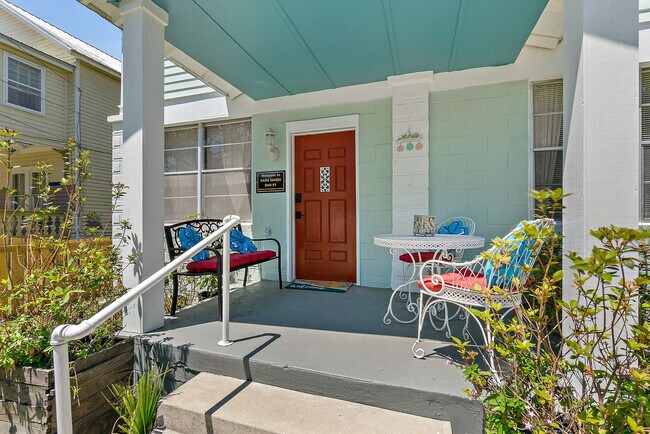 Building Photo - 6 Rohde Ave