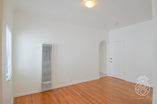 Building Photo - 424 N Ogden Dr