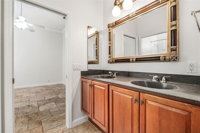 Building Photo - 4812 Waterwitch Point Dr