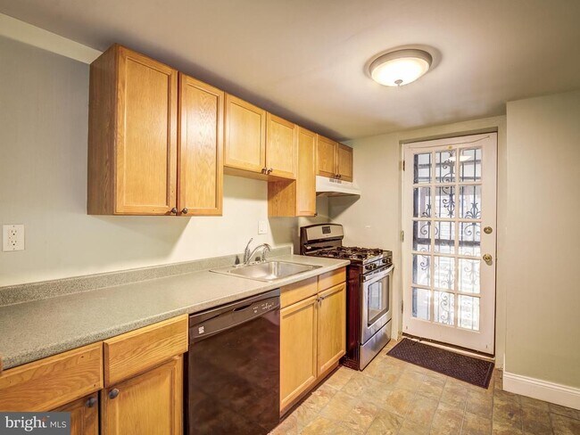 Building Photo - 4008 Illinois Ave NW