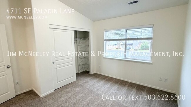 Building Photo - 4711 SE Paladin Ln