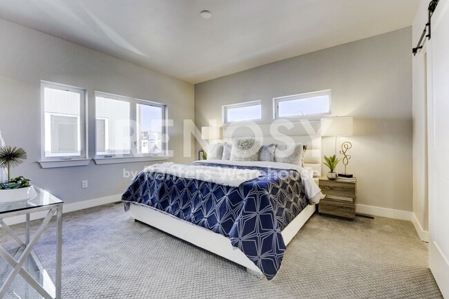 Building Photo - Prime Luxury Berkeley Townhouse with Rooftop Deck AVAILABLE NOW