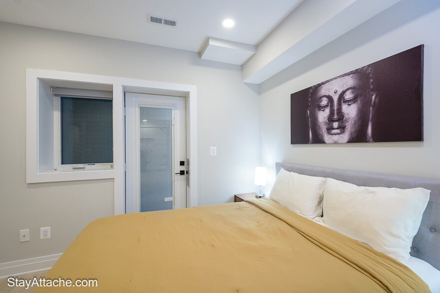 Building Photo - 2301 Ontario Rd NW