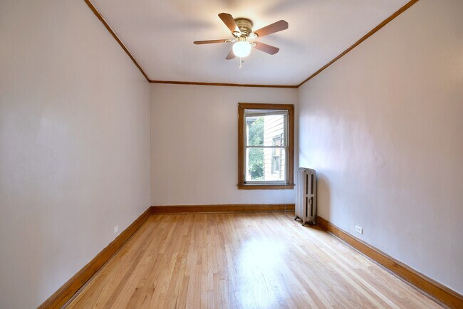Building Photo - 608 N Mayfield Ave