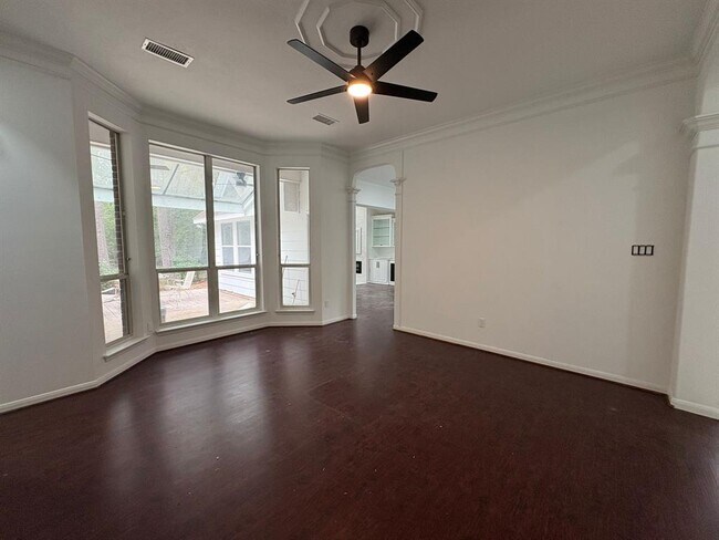 Building Photo - 93 N Acacia Park Cir