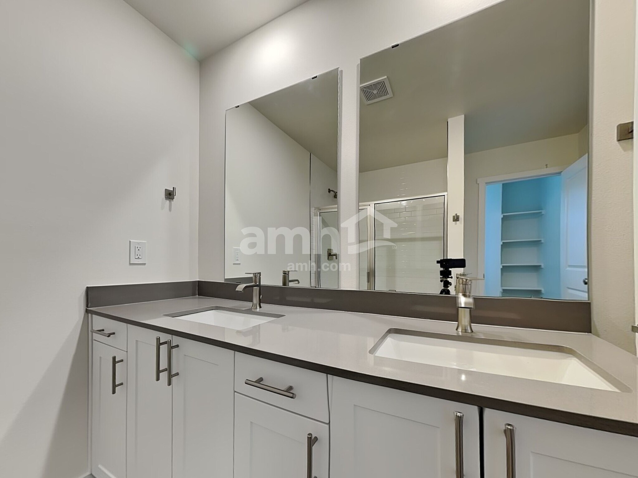 Building Photo - 7817 Verona Lp SW