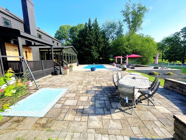 Building Photo - 13209 Lantern Hollow Dr