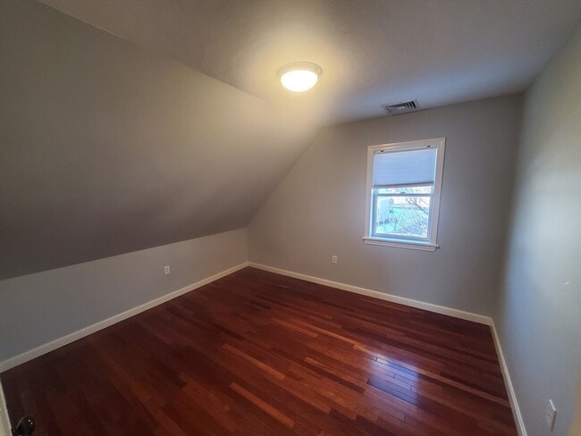 Building Photo - 112 Front St