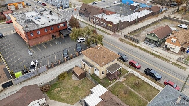 Building Photo - 5421 Toledo St