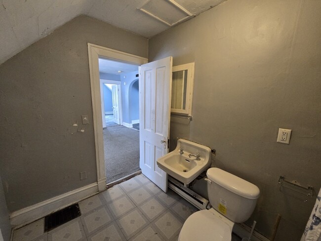 Building Photo - 102 South St