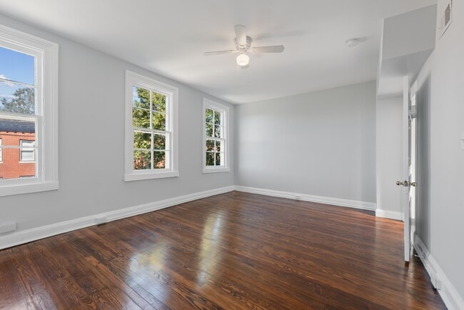 Building Photo - 239 W Lafayette Ave
