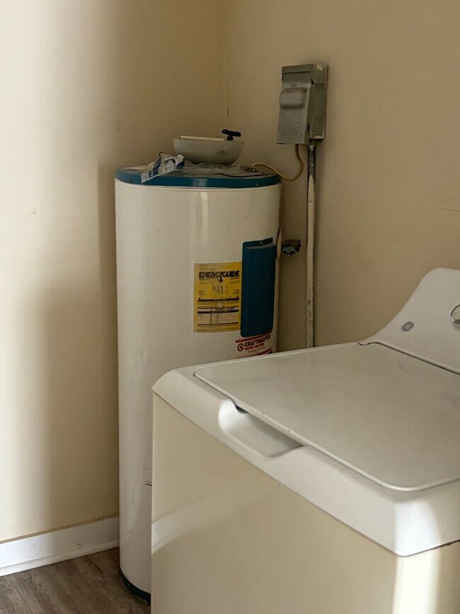 Building Photo - 916 Macon St