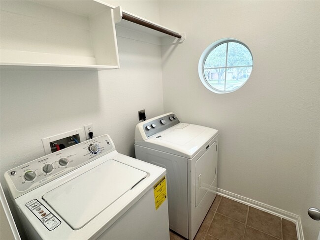 Building Photo - 24234 Lake Path Cir