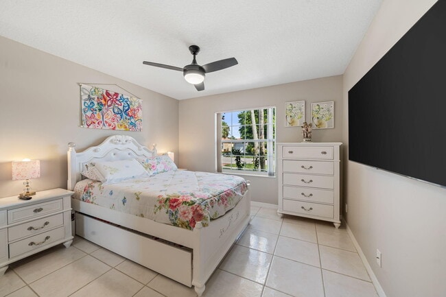 Building Photo - 3665 Miramontes Cir
