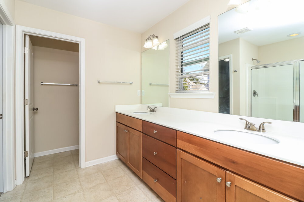 Building Photo - 374 Darbys Run Ct