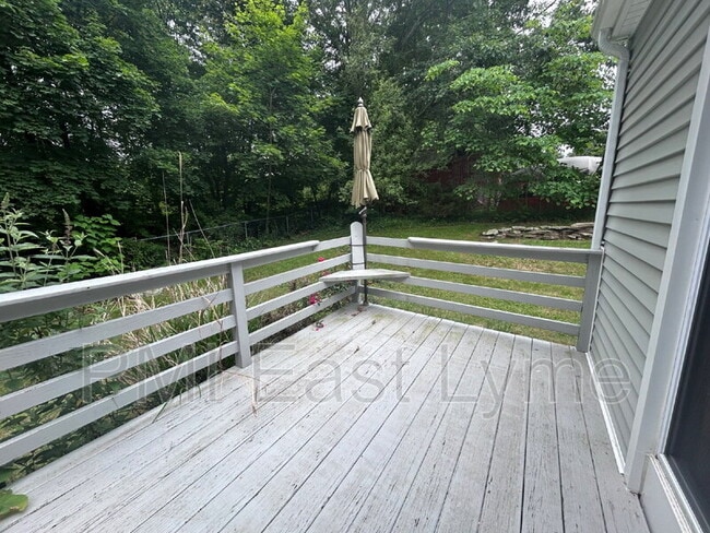 Building Photo - 55 Hedge Ave