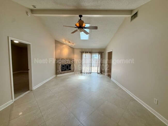 Building Photo - 1695 Evans Dr S