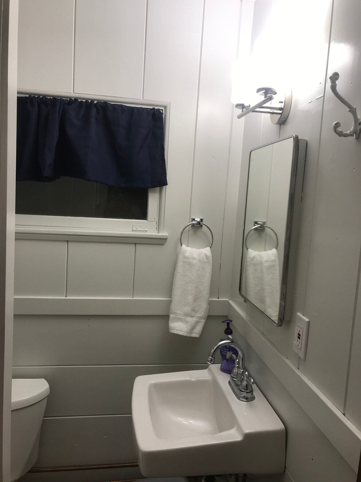 Building Photo - 14 Lake Shore Dr