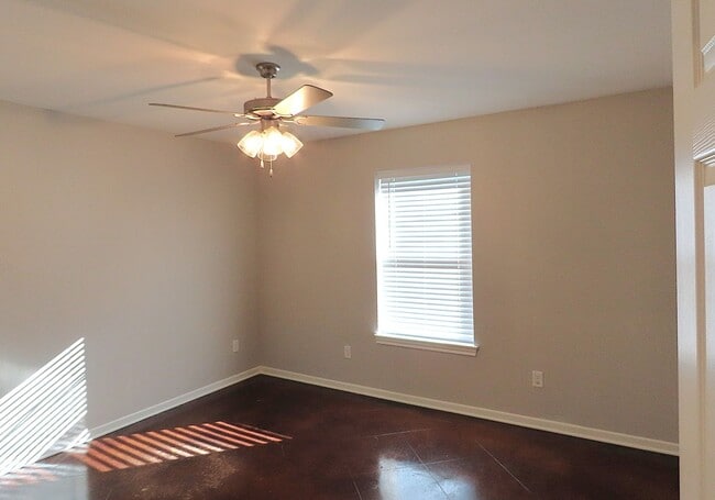 Building Photo - Updated 2 Bedroom, 1 Bath Duplex in Whiteh...