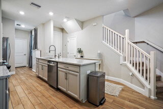 Building Photo - Like New Townhome in Heritage Oaks!