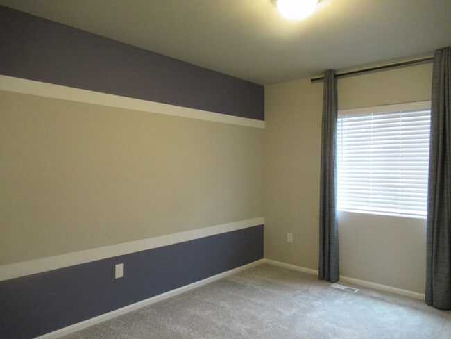 Building Photo - Large 5 bedroom, 2.75 bath home in Covington