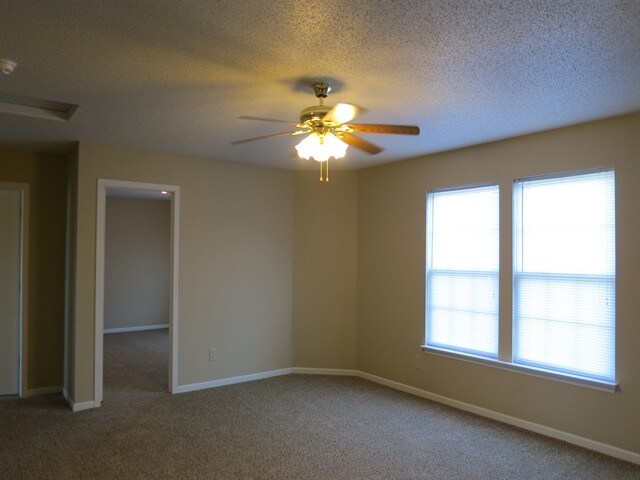 Building Photo - 2898 Hearthside Dr