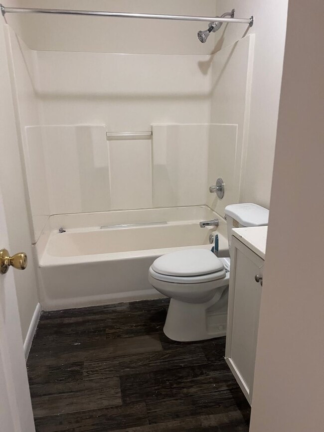 Building Photo - Charming 3BR Townhome