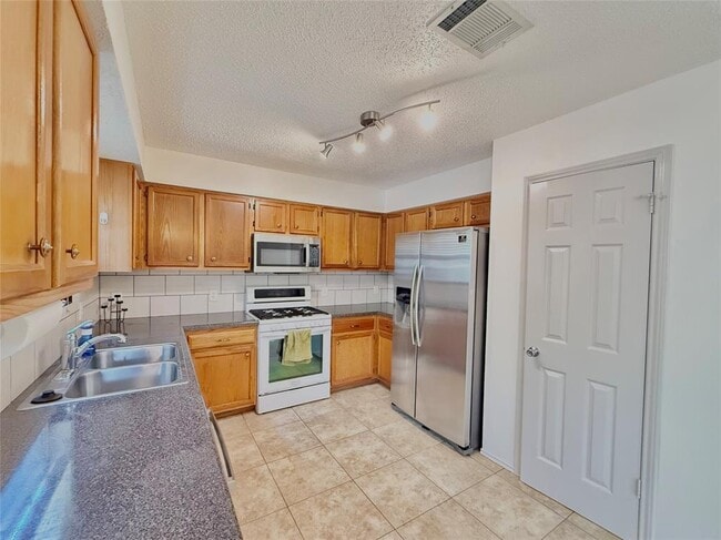 Building Photo - 1407 Deer Ledge Trail