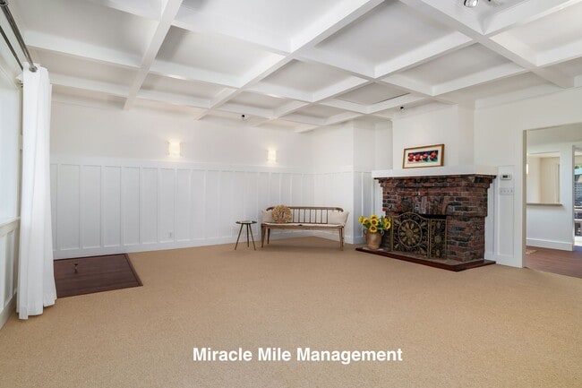 Primary Photo - 300 Cape Ct