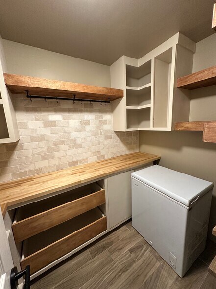 Walk in butler's pantry - 7970 W Elm St