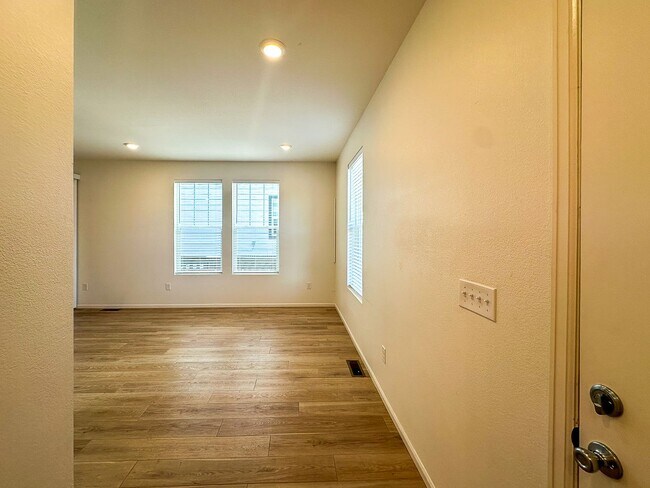 Building Photo - Painted Prairie 3bd 2.5ba paired house by DIA!
