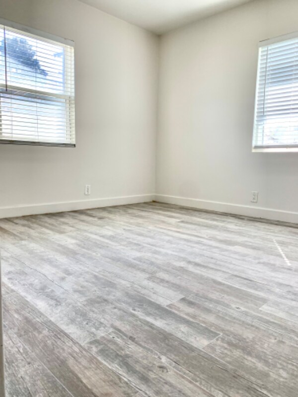 Building Photo - 712 N Ditmar St