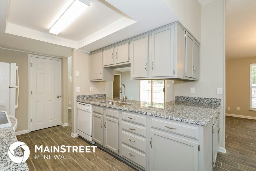 Building Photo - 8116 Ivy Falls Ct