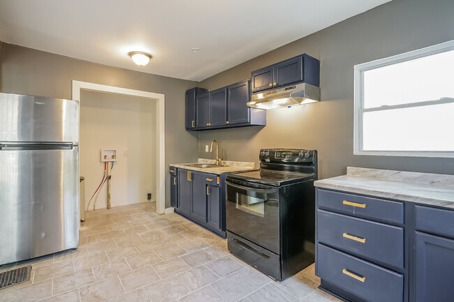 Building Photo - A Fresh Start in a Beautifully Remodeled H...