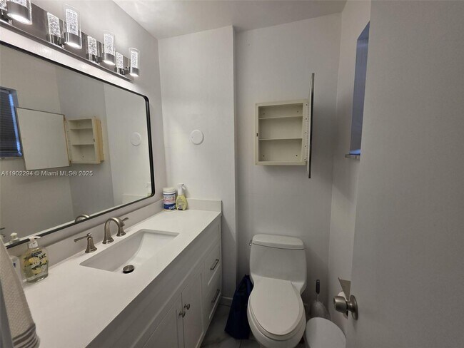 Building Photo - 1425 Atlantic Shores Blvd