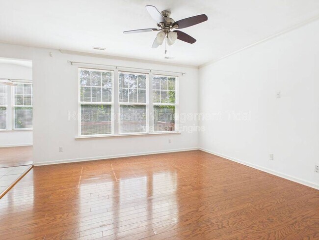Building Photo - 205 Cheeseman Rd