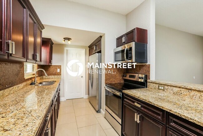 Building Photo - 3 Bedroom Pet-Friendly Home in Apopka, FL with Main Street Renewal