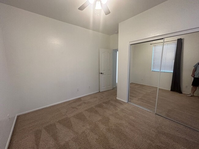 Building Photo - 3 Bedroom Plus Den