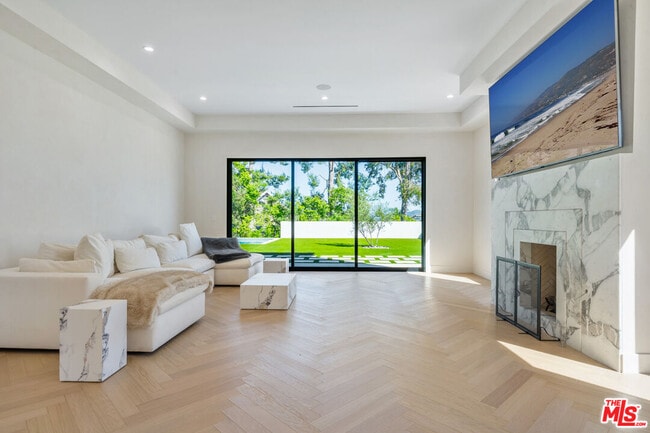 Building Photo - 12001 Crest Ct